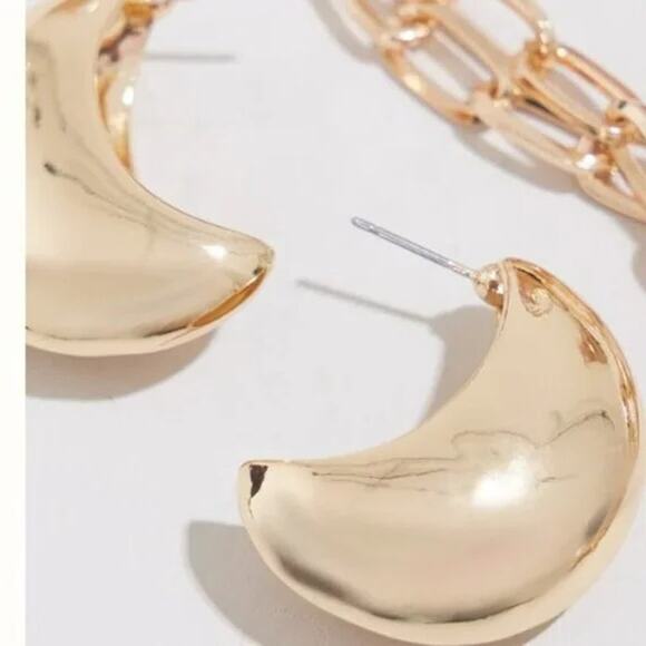 NWT PrettyLittleThing Gold Curved Drop Earrings Chunky Push Back Earrings Gold - Picture 8 of 15